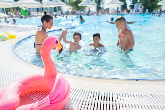 Benefits of Salt System pool equipment vs. chlorine